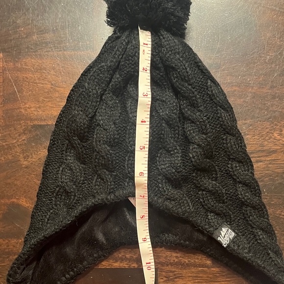 Mountain Made Cable Knit Pom Hat - Picture 7 of 12